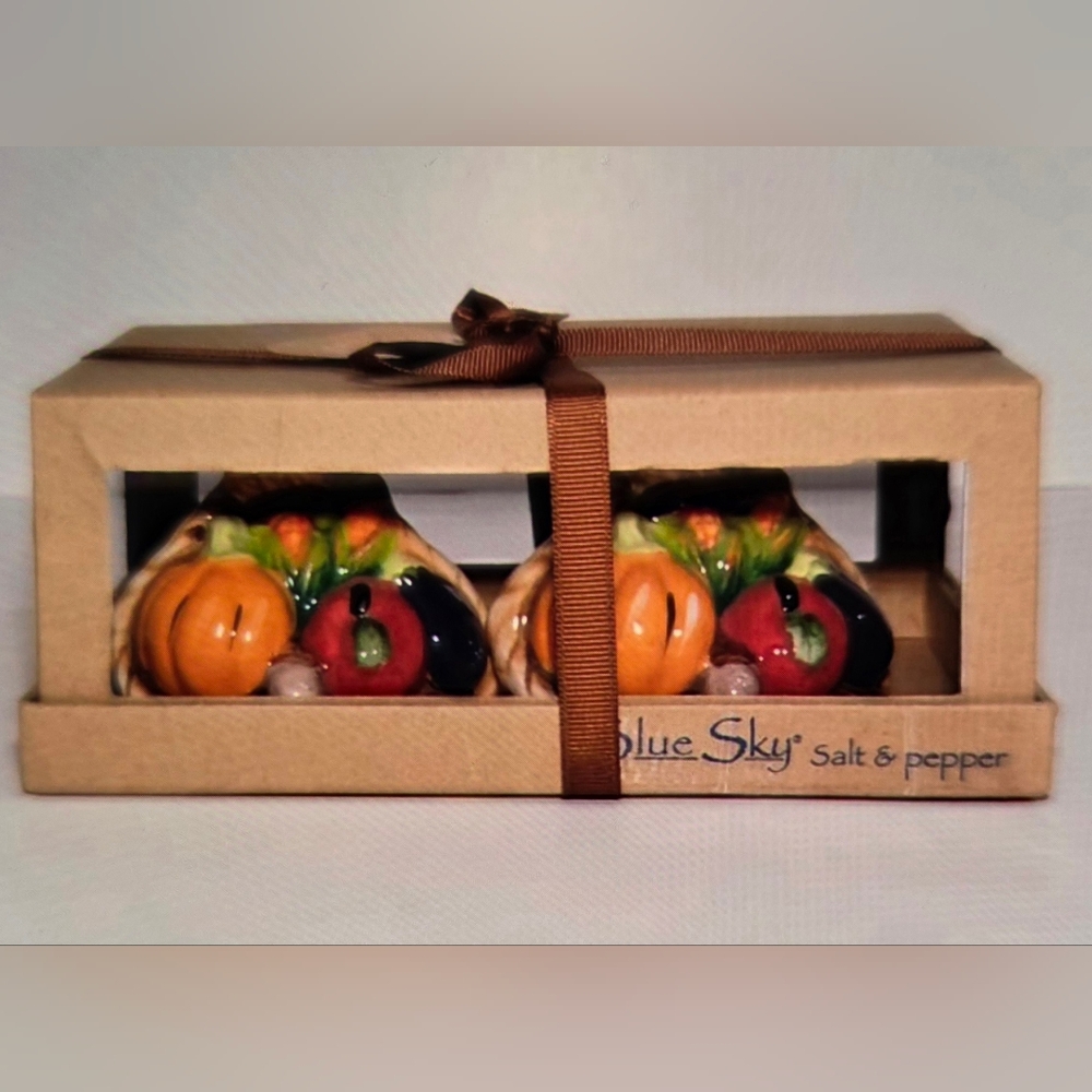 Bountiful Thanksgiving Cornucopia Salt & Pepper Set